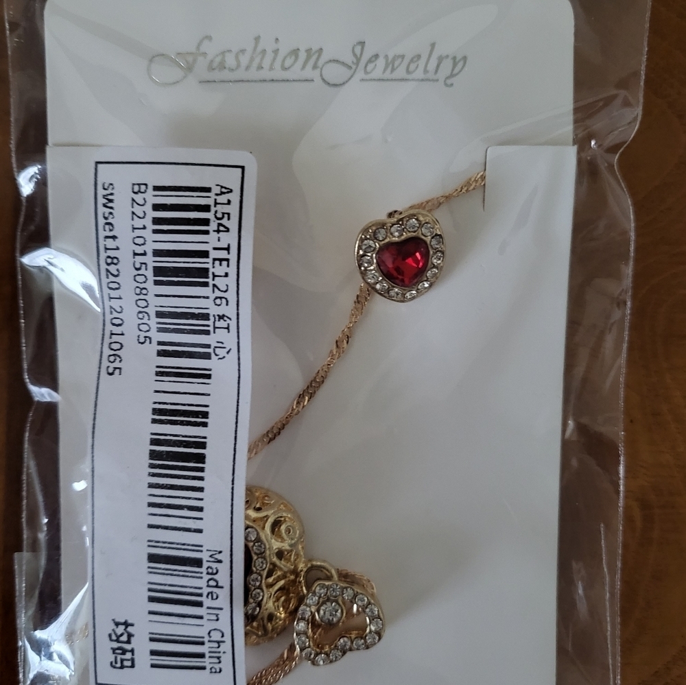 Red ♥ Heart Rhinestone Gold Tone 3 Piece Necklace Pierced ER NWT 🎁 Fashion - Picture 4 of 4